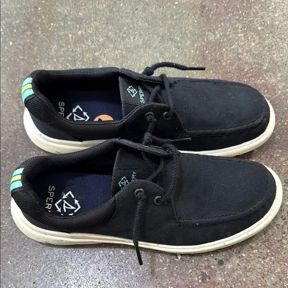 Sperry Black Boat Shoes with Classic Design